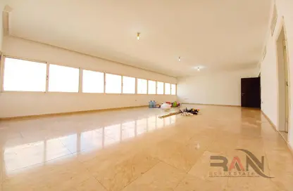 Apartment - 3 Bedrooms - 4 Bathrooms for rent in Al Reem Plaza - Electra Street - Abu Dhabi