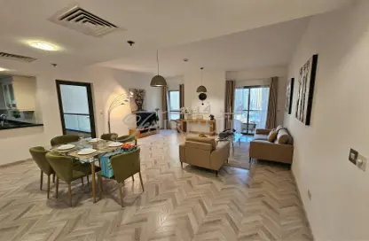 Living / Dining Room image for: Apartment - 1 Bedroom - 2 Bathrooms for rent in Shams - Jumeirah Beach Residence - Dubai, Image 1