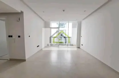 Empty Room image for: Apartment - 1 Bedroom - 2 Bathrooms for rent in Al Thani Muwaileh - Muwaileh Commercial - Sharjah, Image 1