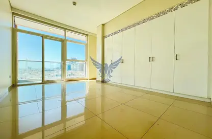 Apartment - 3 Bedrooms - 4 Bathrooms for rent in United Square - Al Khalidiya - Abu Dhabi