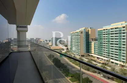 Apartment - 2 Bedrooms - 3 Bathrooms for rent in Al Raha Beach Hotel - Al Raha Beach - Abu Dhabi
