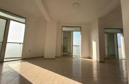 شقة - غرفة نوم - 1 حمام للايجار في برج الكورنيش - طريق كورنيش عجمان - عجمان