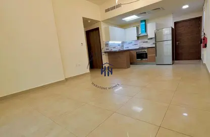 شقة - 2 غرف نوم - 3 حمامات للايجار في عزيزي ستار - الفرجان - دبي