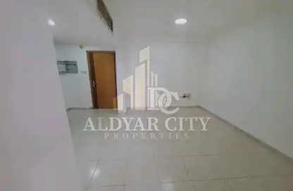 Apartment - 2 Bedrooms - 1 Bathroom for rent in Corniche Tower - Ajman Corniche Road - Ajman
