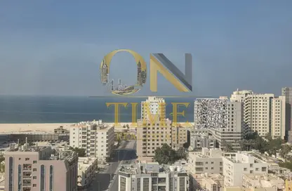 شقة - 3 غرف نوم - 2 حمامات للايجار في مساكن كورنيش عجمان - طريق كورنيش عجمان - عجمان