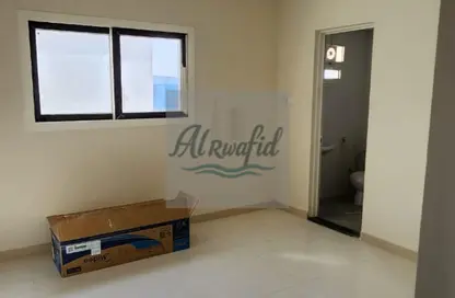 سكن عمال - استوديو - 8 حمامات للايجار في الصجعة الصناعية - الصجعة - الشارقة