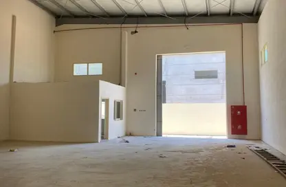Warehouse - Studio - 1 Bathroom for rent in Umm Al Thuoob - Umm Al Quwain
