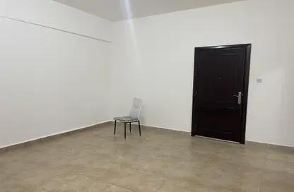 Empty Room image for: Apartment - 1 Bedroom - 1 Bathroom for rent in Khalifa City - Abu Dhabi, Image 1