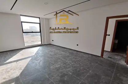Empty Room image for: Apartment - 1 Bedroom - 2 Bathrooms for rent in Al Rashidiya Towers - Al Rashidiya - Ajman Downtown - Ajman, Image 1