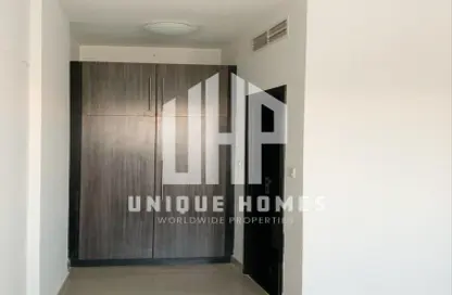 Apartment - 2 Bedrooms - 2 Bathrooms for sale in Tower 5 - Al Reef Downtown - Al Reef - Abu Dhabi