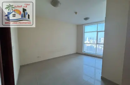 شقة - غرفة نوم - 2 حمامات للايجار في مساكن كورنيش عجمان - طريق كورنيش عجمان - عجمان