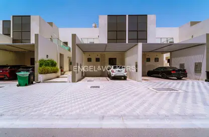 Townhouse - 3 Bedrooms - 5 Bathrooms for sale in Viridian at the Fields - District 11 - Mohammed Bin Rashid City - Dubai
