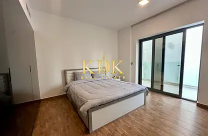 شقة - 2 غرف نوم - 3 حمامات للايجار في الكوف - قرية الجميرا سركل - دبي