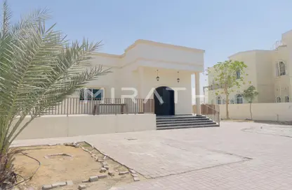 فيلا - 3 غرف نوم - 4 حمامات للايجار في حدائق الإمارات 1 - القوز - دبي
