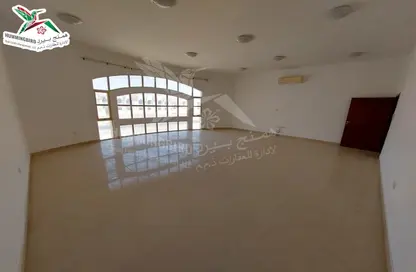 Empty Room image for: Apartment - 2 Bedrooms - 3 Bathrooms for rent in Al Ghail - Al Mutarad - Al Ain, Image 1