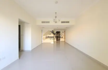 Apartment - 3 Bedrooms - 3 Bathrooms for rent in Muwaileh Commercial - Sharjah