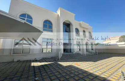 Villa - 4 Bedrooms - 5 Bathrooms for sale in Baniyas - Abu Dhabi