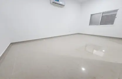 Apartment - Studio - 1 Bathroom for rent in Al Maqtaa Tower 1 - Hadbat Al Zafranah - Muroor Area - Abu Dhabi