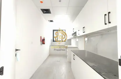 شقة - غرفة نوم - 2 حمامات للايجار في مبني الامير عبدالله - المدينة العالمية المرحلة 2 - 4 الورسان - الورسان - دبي