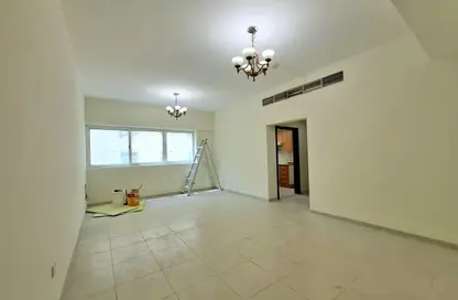 Apartment - 1 Bedroom - 2 Bathrooms for rent in Mankhool Building - Mankhool - Bur Dubai - Dubai