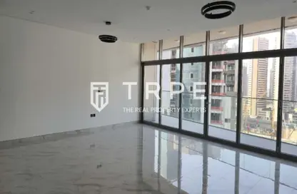 Apartment - 3 Bedrooms - 5 Bathrooms for sale in Royal Regency - Business Bay - Dubai