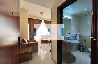 Bathroom image for: Apartment - 1 Bedroom - 2 Bathrooms for rent in Muroor Area - Abu Dhabi, Image 1