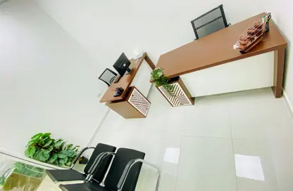 Office Space - Studio - 1 Bathroom for rent in Red Avenue - Al Garhoud - Dubai