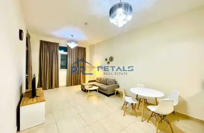 شقة - غرفة نوم - 2 حمامات للايجار في ديزي - الفرجان - دبي