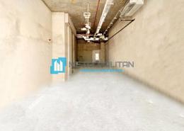 Retail - 1 bathroom for rent in Baniyas Road - Deira - Dubai