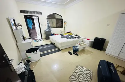 فيلا - غرفة نوم - 1 حمام للايجار في منطقة المحاربة - الكرامة - أبوظبي