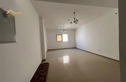 Apartment - 2 Bedrooms - 2 Bathrooms for rent in Al Qulaya'ah - Al Sharq - Sharjah