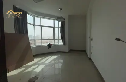 شقة - 2 غرف نوم - 2 حمامات للايجار في مبنى القاسمية 10 - المحطة - القاسمية - الشارقة شقة - 2 غرف نوم - 2 حمامات للايجار في مبنى القاسمية 10 - المحطة - القاسمية - الشارقة