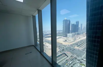 مكتب - استوديو - 1 حمام للبيع في القمة - الخليج التجاري - دبي