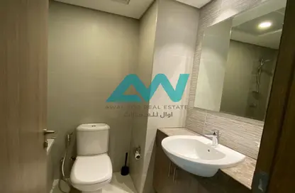 Bathroom image for: Apartment - 1 Bedroom - 2 Bathrooms for sale in Park View - Saadiyat Island - Abu Dhabi, Image 1
