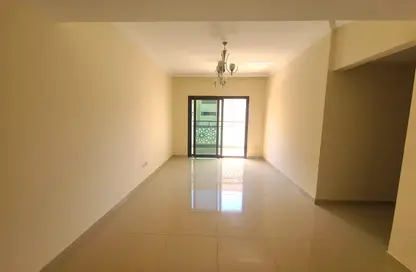Apartment - 2 Bedrooms - 3 Bathrooms for rent in Al Hoor Building - Muwaileh Commercial - Sharjah