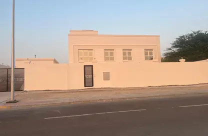 Villa - 5 Bedrooms - 6 Bathrooms for sale in Baniyas West - Baniyas - Abu Dhabi