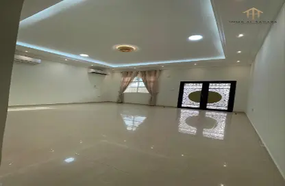 Empty Room image for: Villa - 4 Bedrooms - 7 Bathrooms for rent in Ramlat Zakher - Zakher - Al Ain, Image 1