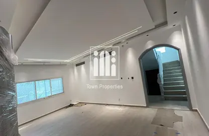 فيلا - 7 غرف نوم للايجار في البطين - أبوظبي