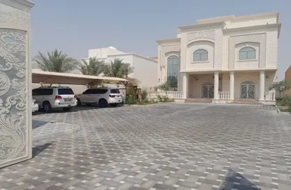 Villa - Studio - 7+ Bathrooms for rent in Shakhbout City - Abu Dhabi
