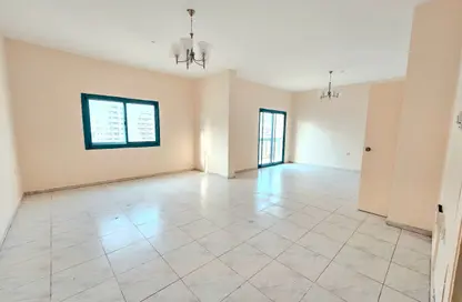 Apartment - 3 Bedrooms - 3 Bathrooms for rent in Dar Al Majaz - Jamal Abdul Nasser Street - Al Majaz - Sharjah