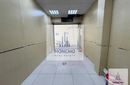 Shop - Studio for rent in Naif - Deira - Dubai