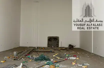 مستودع - استوديو - 4 حمامات للايجار في أم الثعوب - أم القيوين
