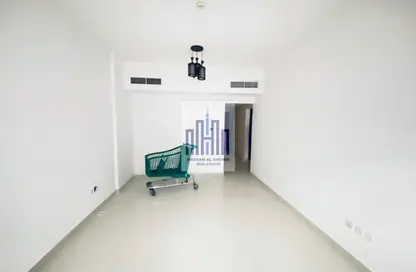 Apartment - 1 Bedroom - 1 Bathroom for rent in Muweileh Community - Muwaileh Commercial - Sharjah