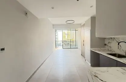 Apartment - Studio - 1 Bathroom for rent in Amal Tower - Dubai Sports City - Dubai
