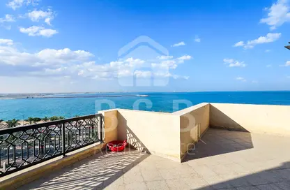 شقة - 2 غرف نوم - 3 حمامات للبيع في ياقوت - باب البحر - جزيرة المرجان - رأس الخيمة