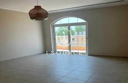 Villa - 5 Bedrooms - 6 Bathrooms for rent in Legacy - Jumeirah Park - Dubai