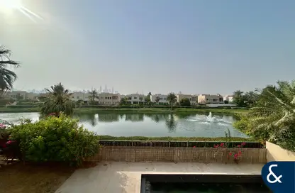 Villa - 5 Bedrooms - 4 Bathrooms for sale in Meadows 7 - Meadows - Dubai