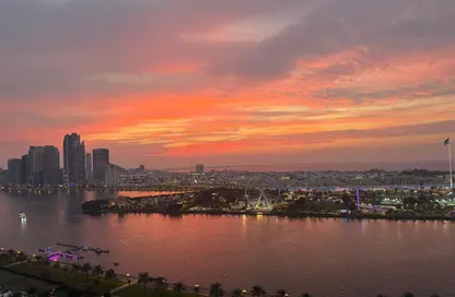 Apartment - 3 Bedrooms - 5 Bathrooms for rent in Al Majaz 1 - Al Majaz - Sharjah