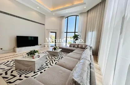 Villa - 5 Bedrooms - 6 Bathrooms for rent in Garden Homes Frond B - Garden Homes - Palm Jumeirah - Dubai