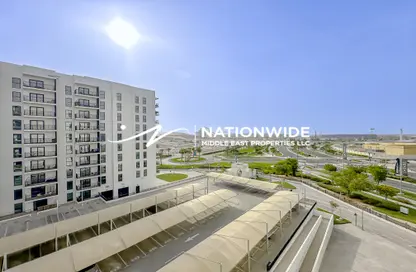 Apartment - Studio - 1 Bathroom for rent in Waters Edge - Yas Island - Abu Dhabi